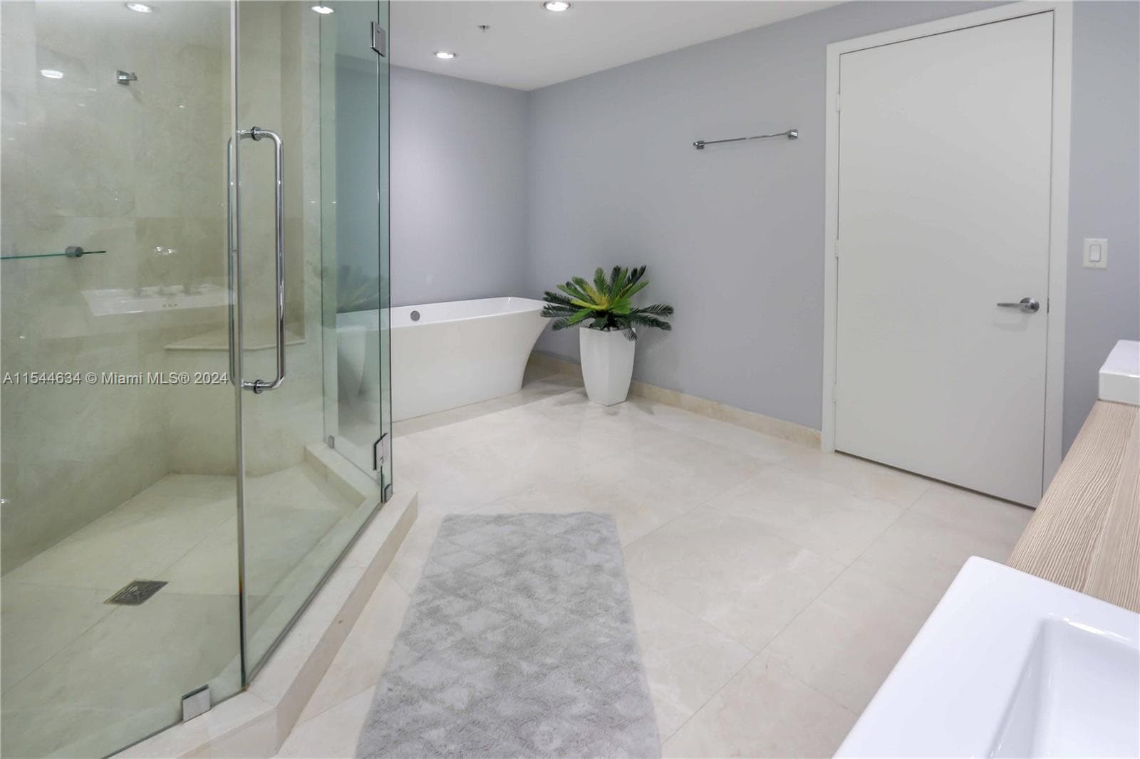 17301 Biscayne Blvd # 1201, North Miami Beach FL 33160 — 14