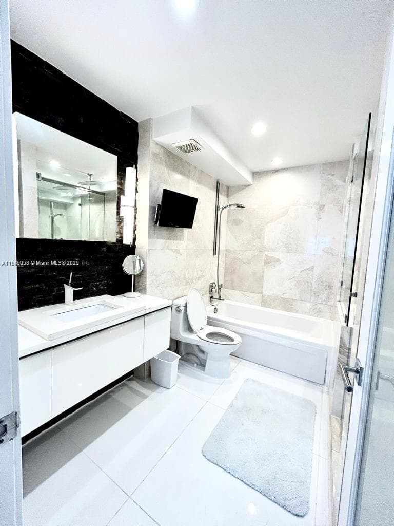 The Decoplage Condo, Miami Beach, FL — 19