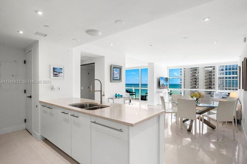 6801 Collins Ave # 1206, Miami Beach FL 33141 — 6