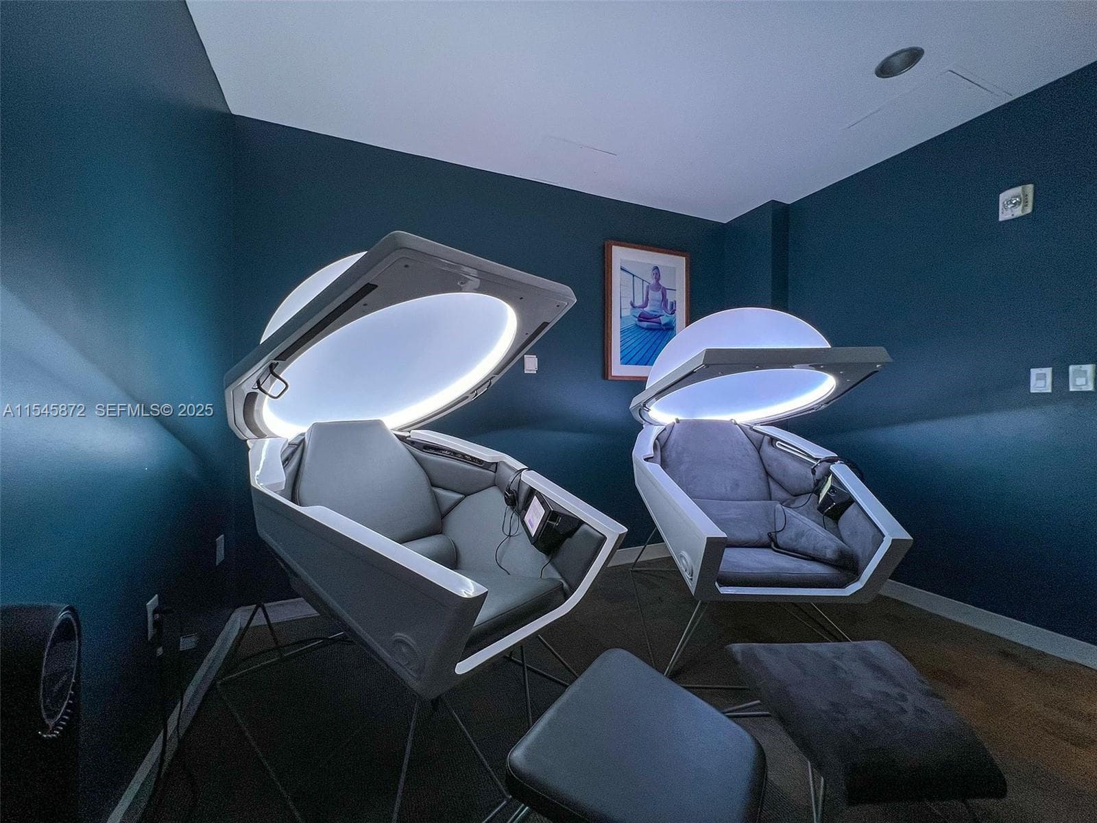 6801 Collins Ave # 1206, Miami Beach FL 33141 — 67