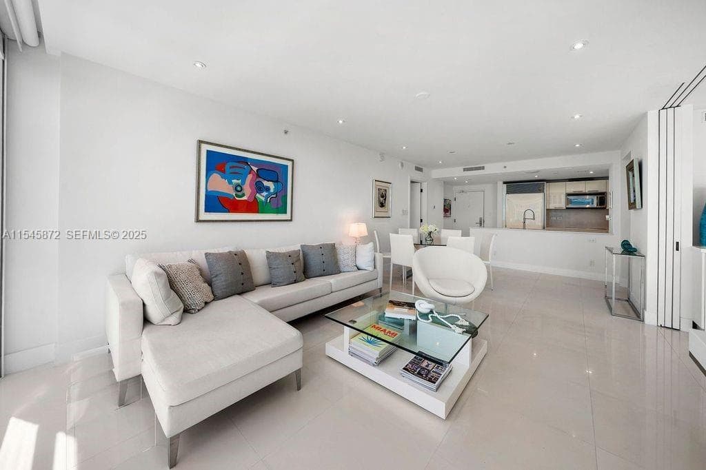 6801 Collins Ave # 1206, Miami Beach FL 33141 — 32