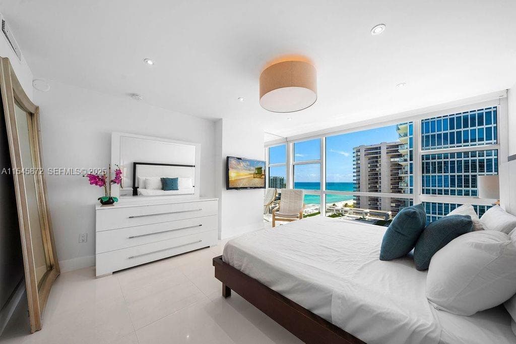 6801 Collins Ave # 1206, Miami Beach FL 33141 — 9