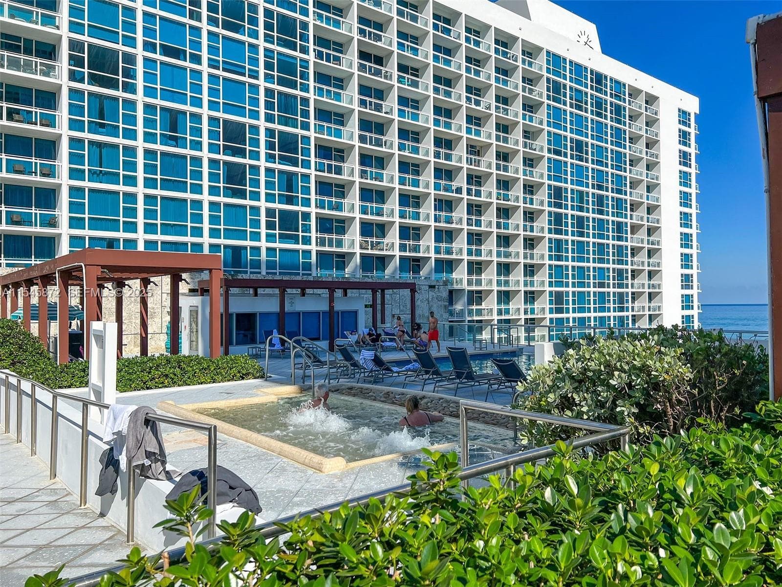 6801 Collins Ave # 1206, Miami Beach FL 33141 — 59