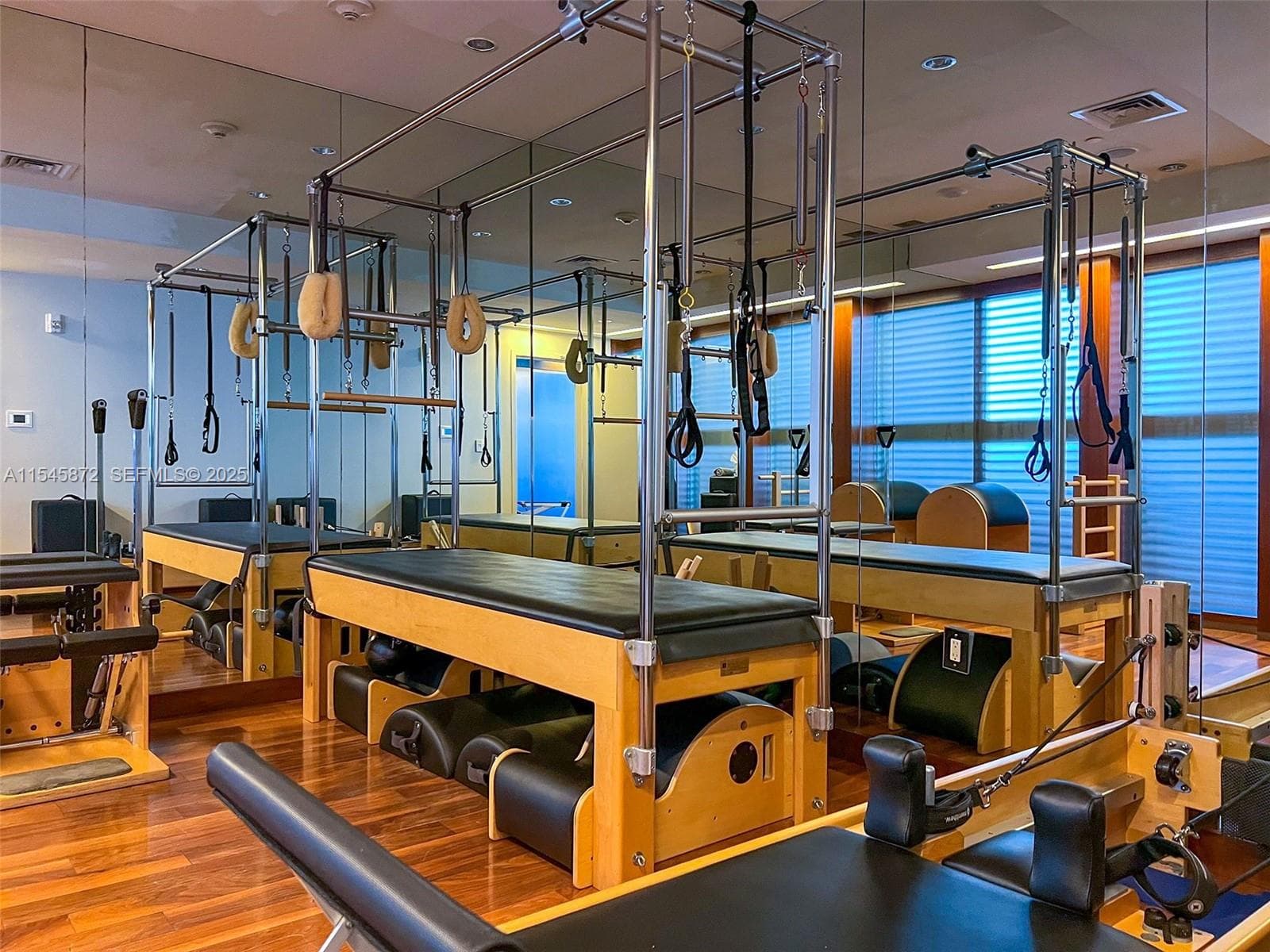 6801 Collins Ave # 1206, Miami Beach FL 33141 — 54