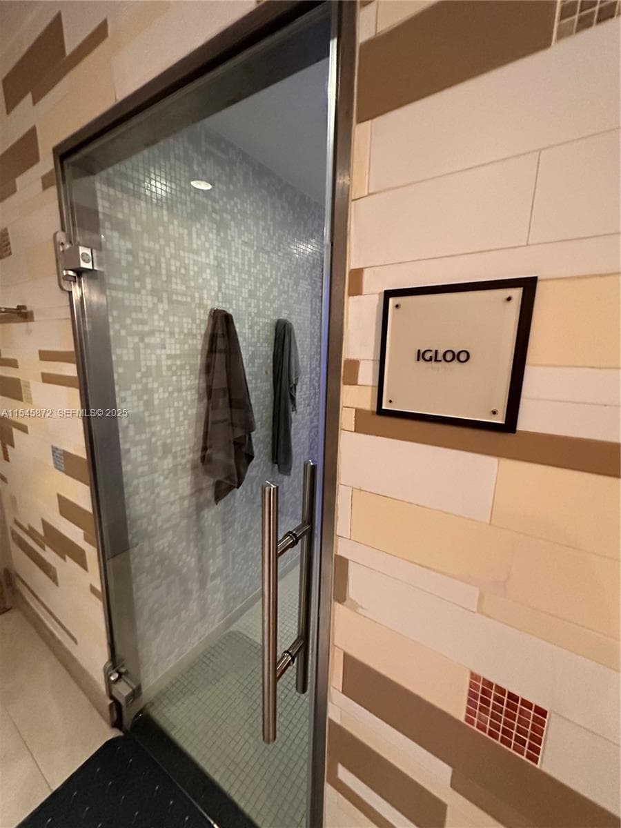 6801 Collins Ave # 1206, Miami Beach FL 33141 — 48