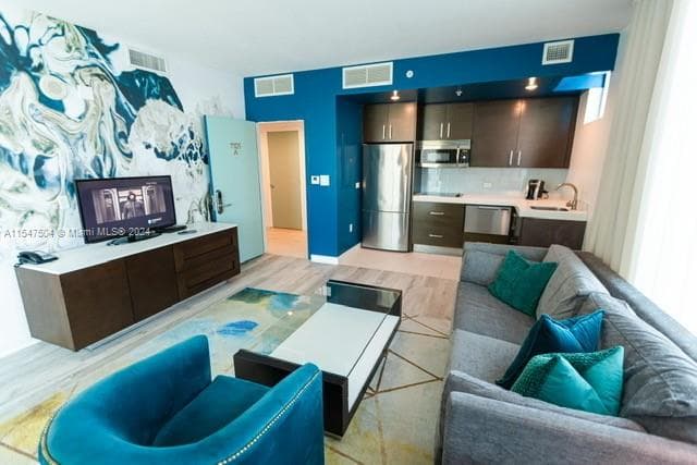 17315 Collins Ave # 1105, Sunny Isles Beach FL 33160 — 34