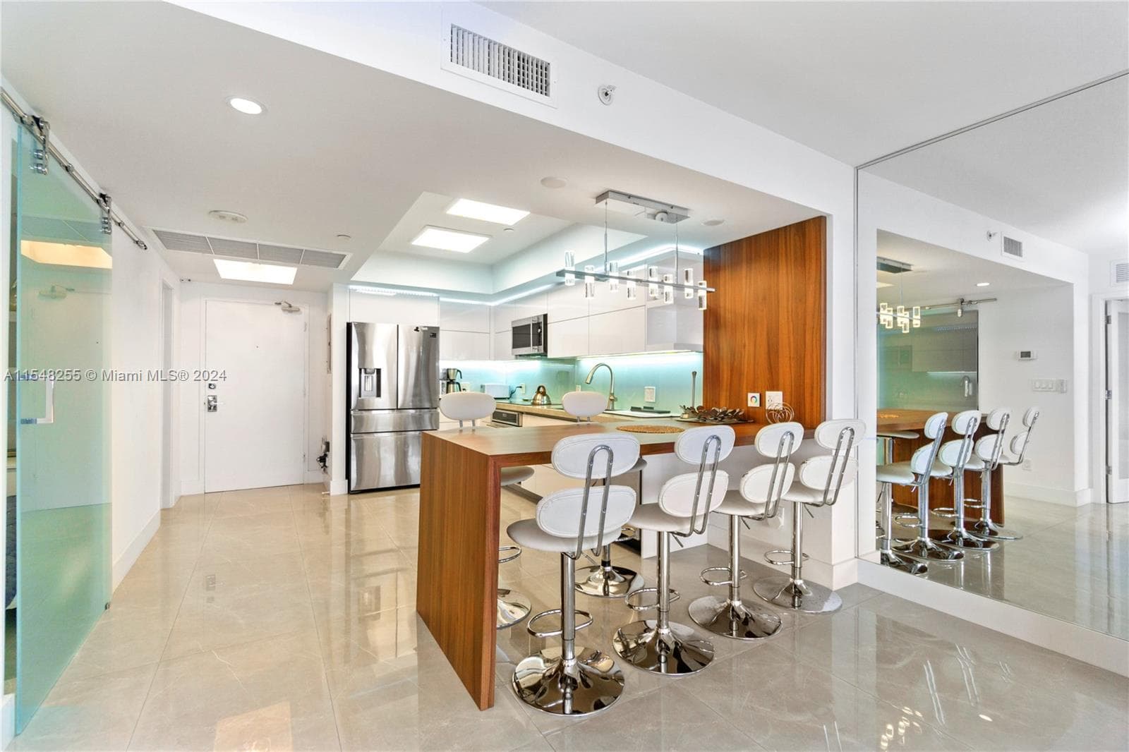 100 Lincoln Rd # 1602, Miami Beach FL 33139 — 2