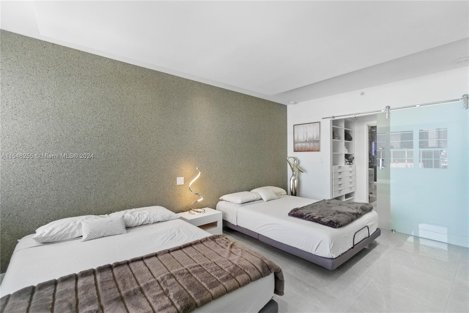 100 Lincoln Rd # 1602, Miami Beach FL 33139 — 13