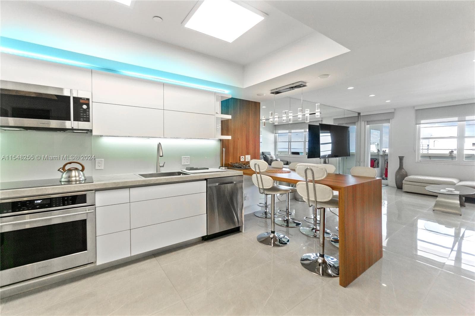 100 Lincoln Rd # 1602, Miami Beach FL 33139 — 7