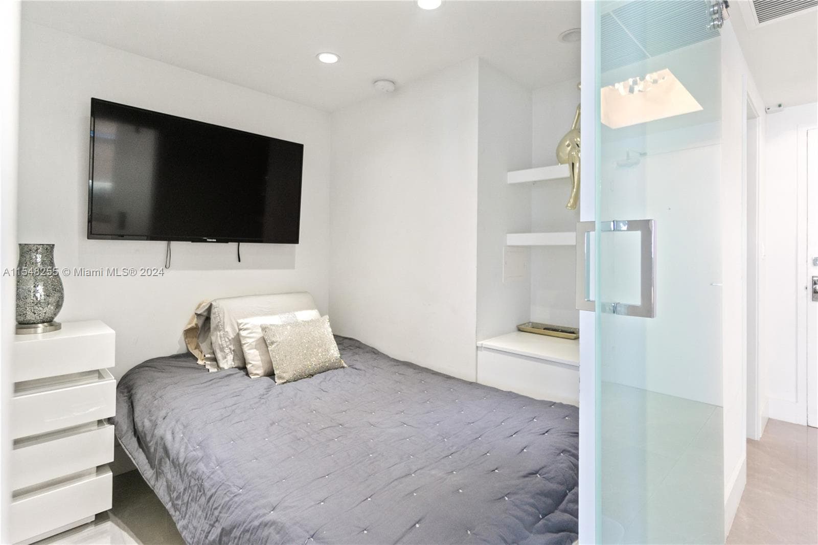 100 Lincoln Rd # 1602, Miami Beach FL 33139 — 9