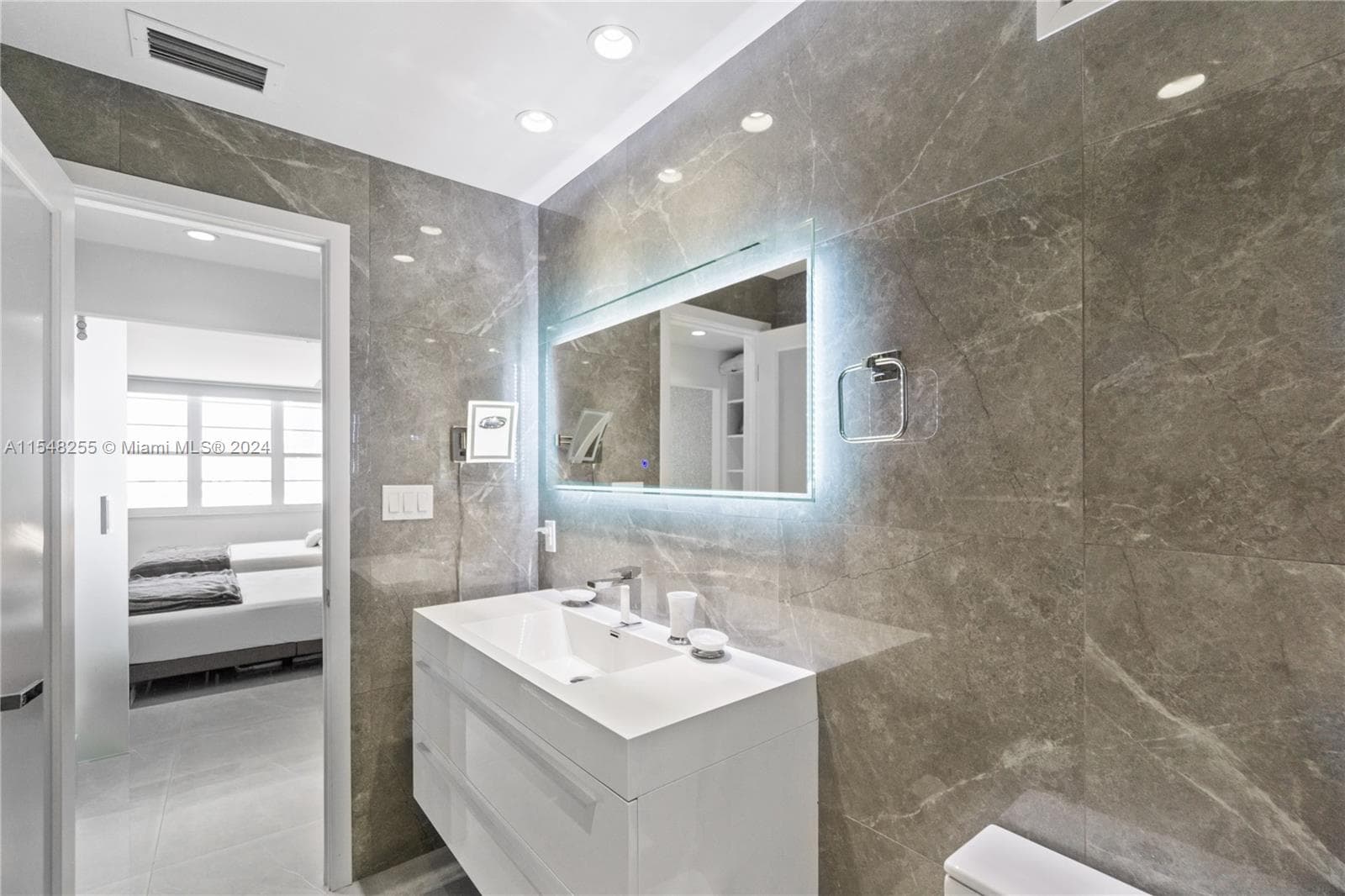 100 Lincoln Rd # 1602, Miami Beach FL 33139 — 19