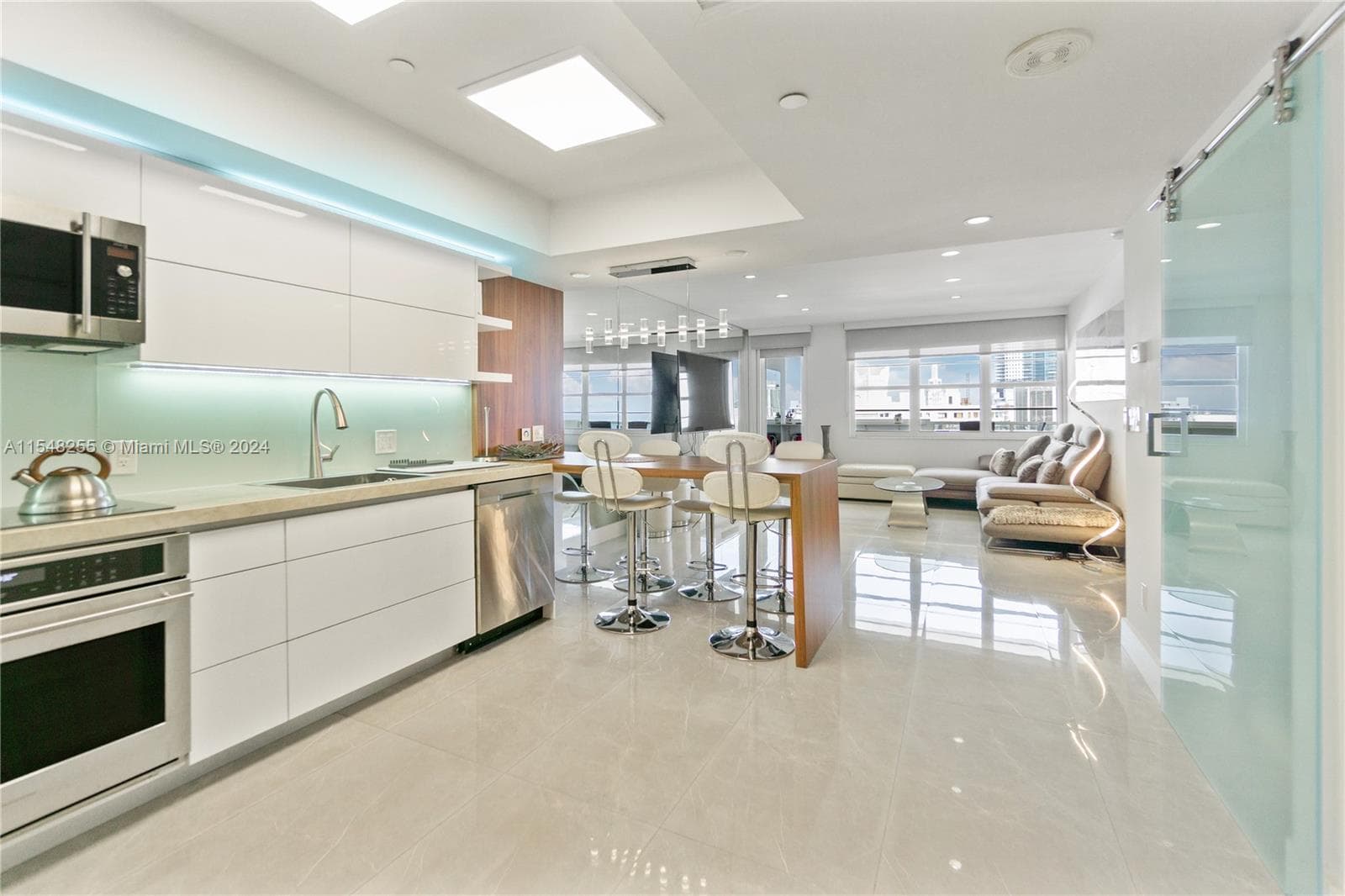 100 Lincoln Rd # 1602, Miami Beach FL 33139 — 8