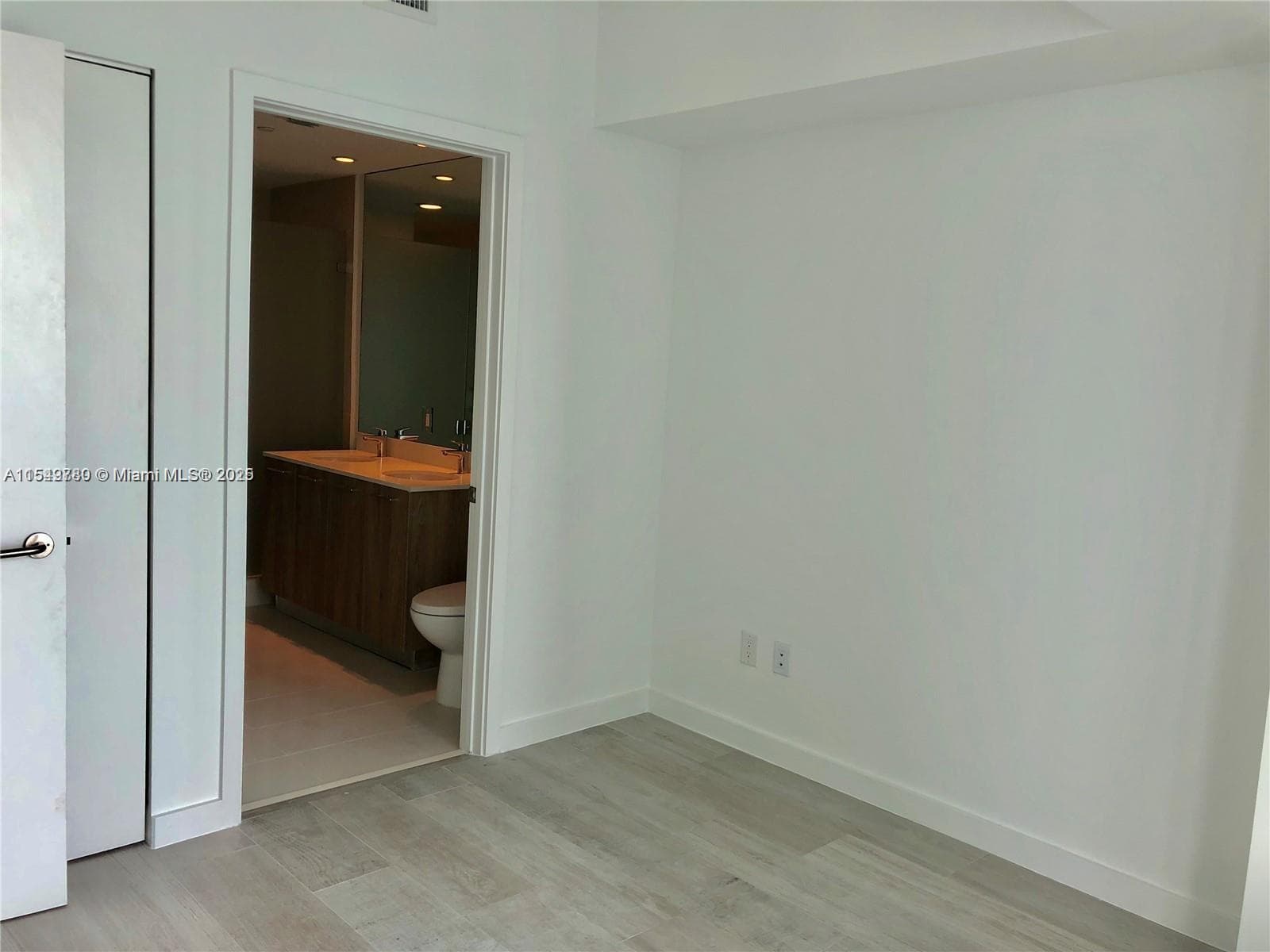 501 NE 31st St # 3004, Miami FL 33137 — 21