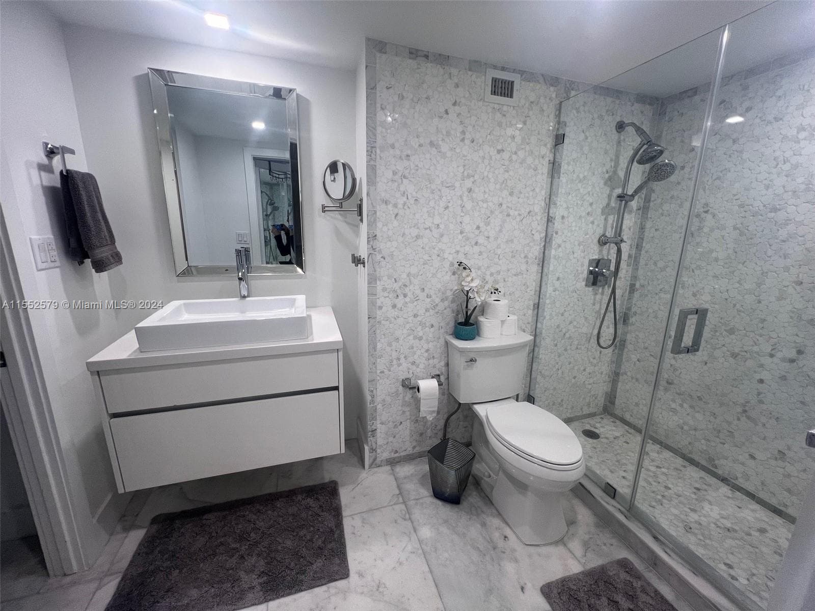 100 Lincoln Rd # 1536, Miami Beach FL 33139 — 7