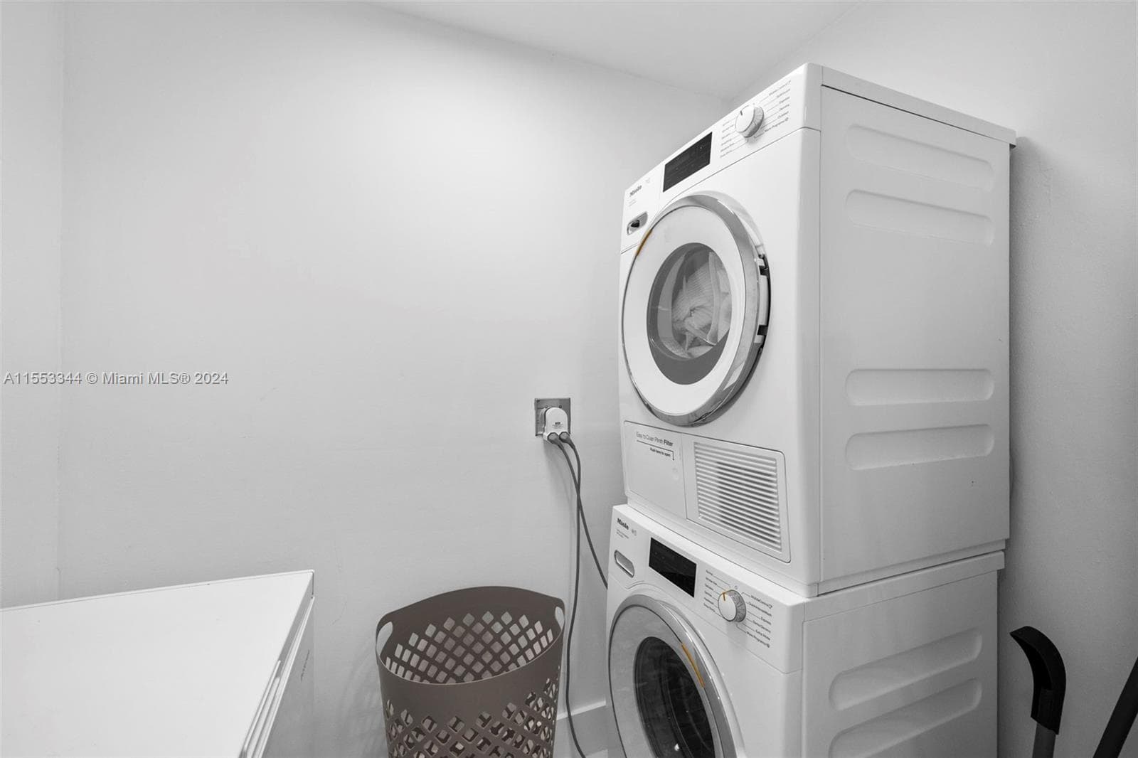 5151 Collins Ave # 1527, Miami Beach FL 33140 — 26