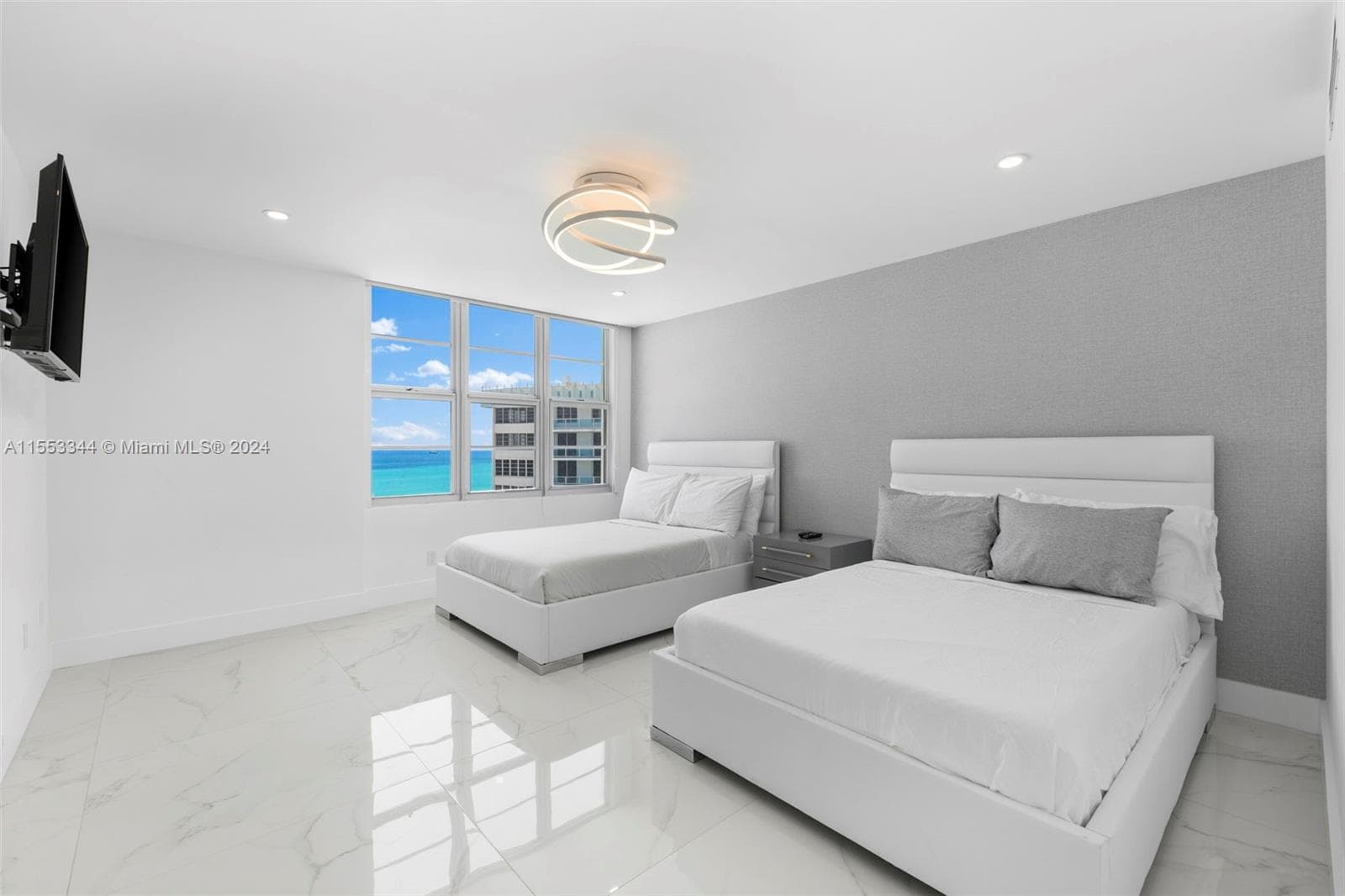5151 Collins Ave # 1527, Miami Beach FL 33140 — 32