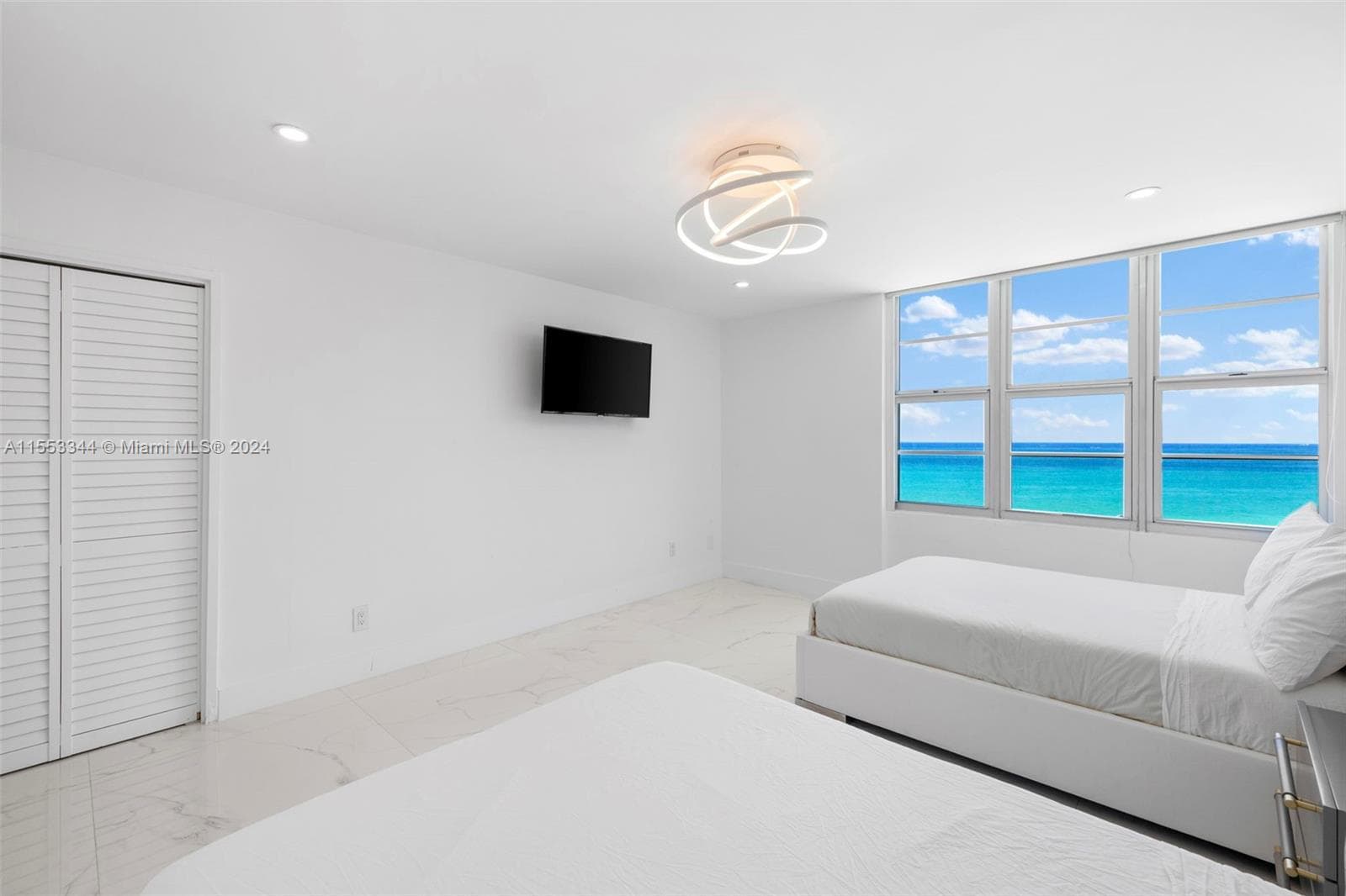 5151 Collins Ave # 1527, Miami Beach FL 33140 — 33