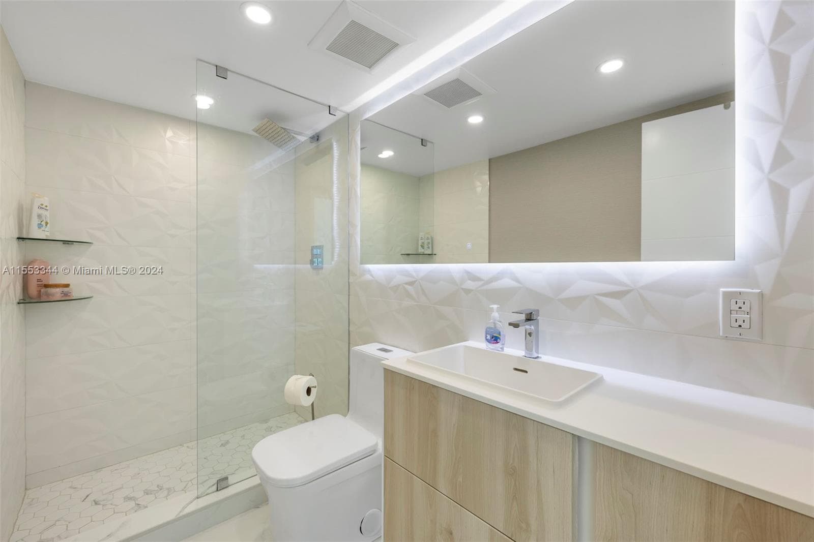 5151 Collins Ave # 1527, Miami Beach FL 33140 — 31
