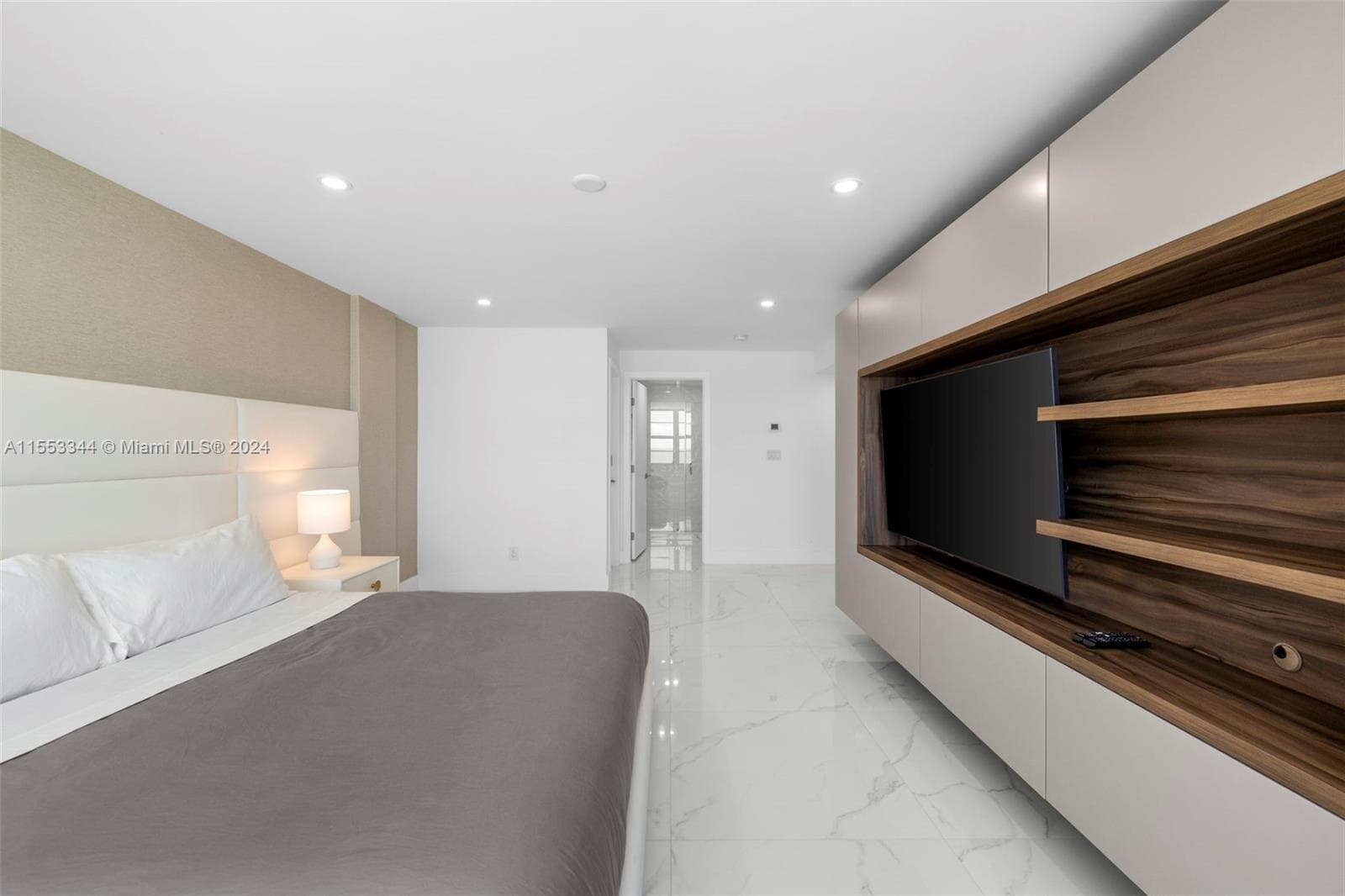 5151 Collins Ave # 1527, Miami Beach FL 33140 — 39