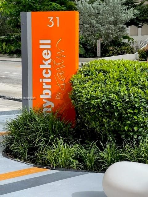 31 SE 6th St # 1606, Miami FL 33131 — 25