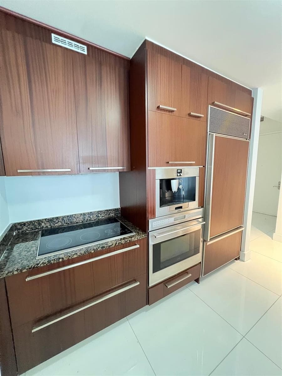 16001 Collins Avenue # 502, Sunny Isles Beach FL 33160 — 36