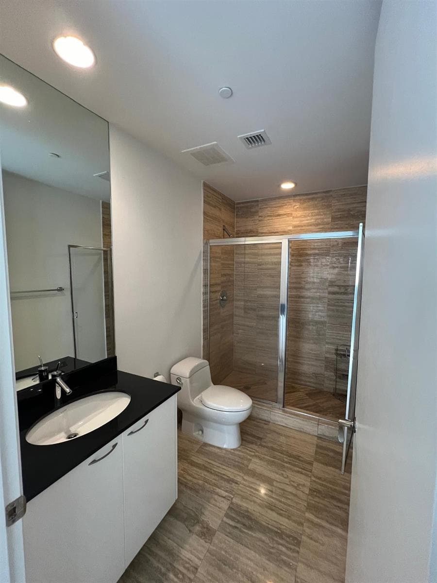 16001 Collins Avenue # 502, Sunny Isles Beach FL 33160 — 32