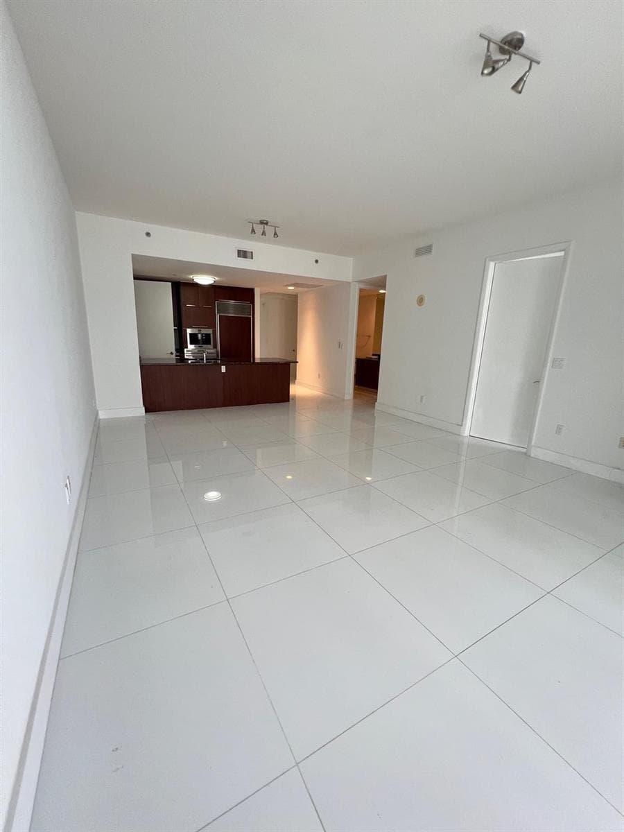 16001 Collins Avenue # 502, Sunny Isles Beach FL 33160 — 33