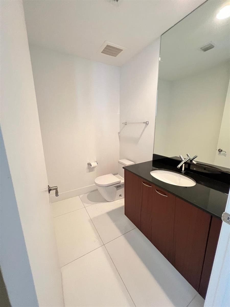 16001 Collins Avenue # 502, Sunny Isles Beach FL 33160 — 37