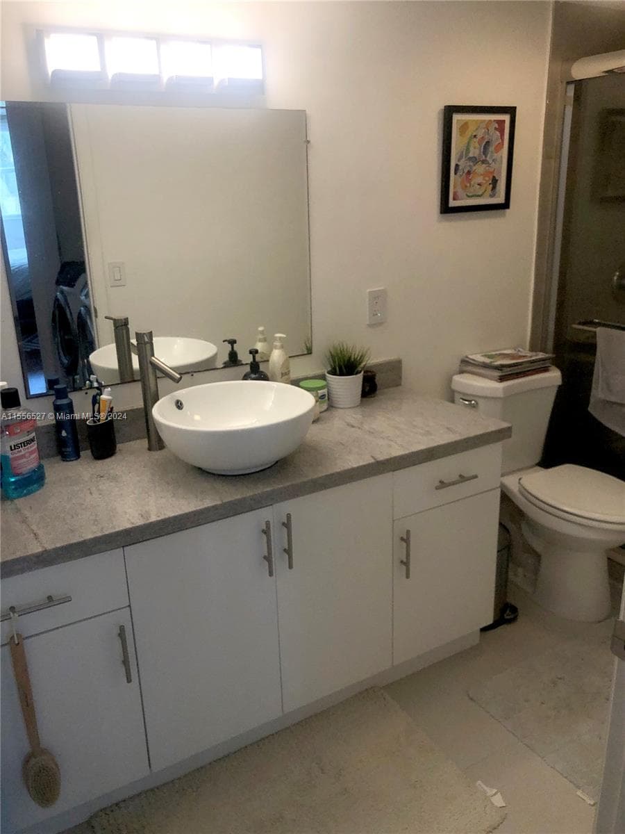 8255 Lake Dr # 204, Doral FL 33166 — 14