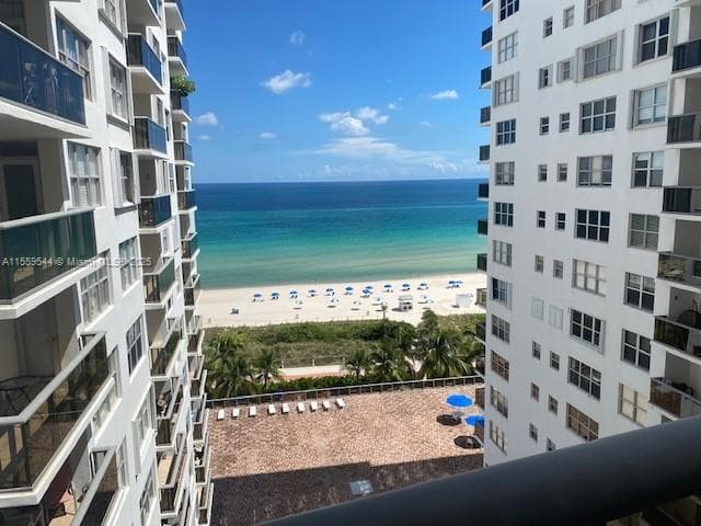 6039 Collins Ave # 1110, Miami Beach FL 33140 — 2