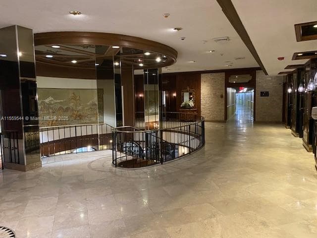 6039 Collins Ave # 1110, Miami Beach FL 33140 — 9
