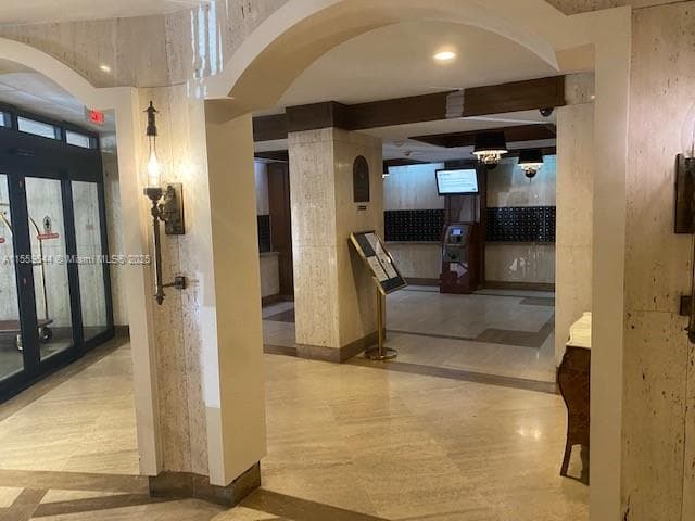 6039 Collins Ave # 1110, Miami Beach FL 33140 — 8