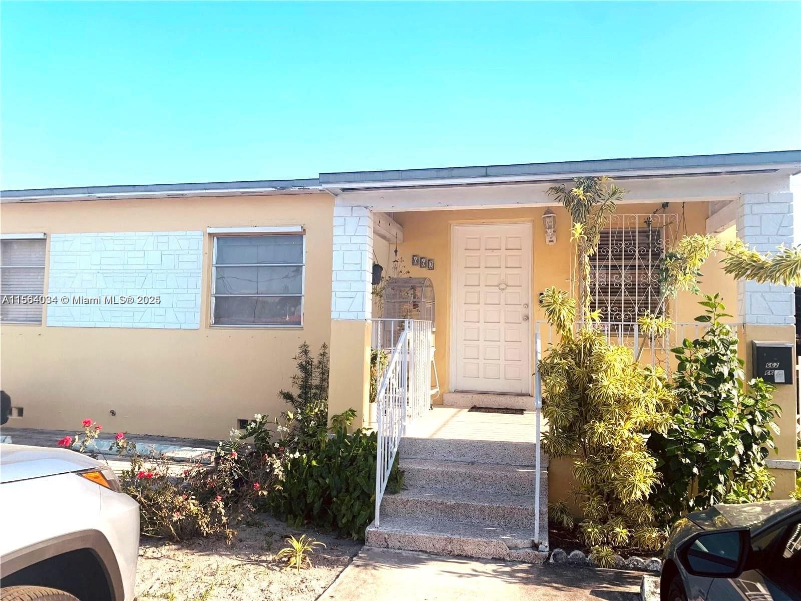 662 E 21st St, Hialeah FL 33013 — 1