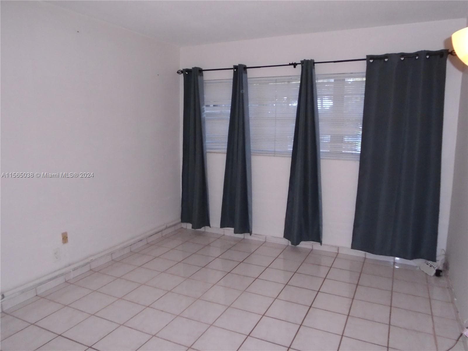1450 NE 170th St # 102, North Miami Beach FL 33162 — 14