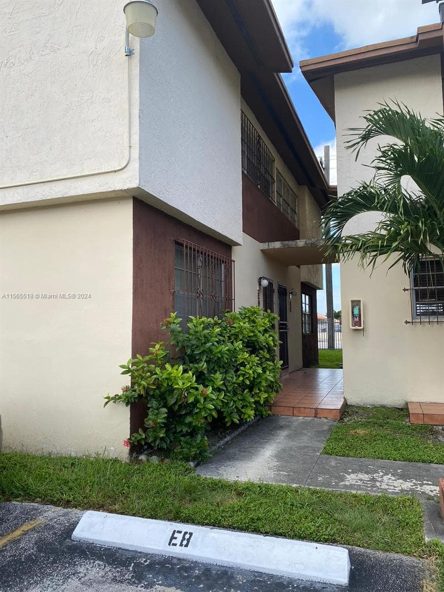 10 SW 108th Ave # E8, Sweetwater FL 33174 — 1