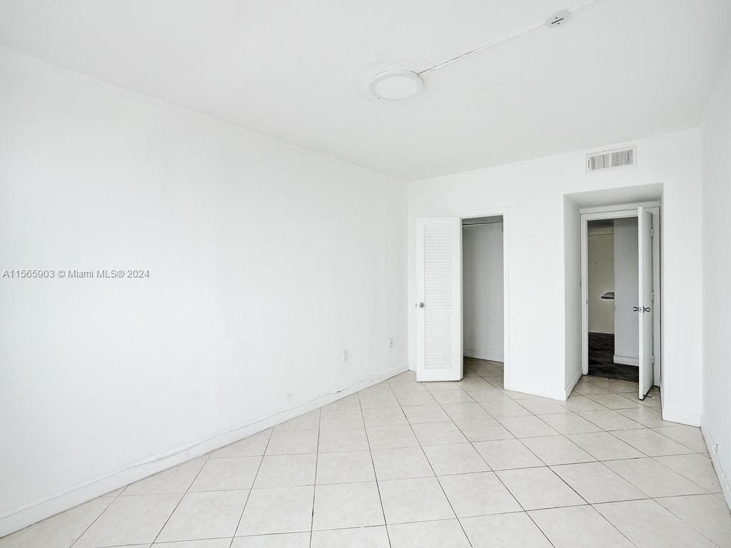 300 Bayview Dr # 906, Sunny Isles Beach FL 33160 — 33