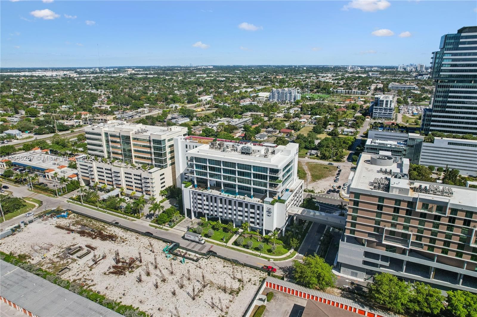 2820 NE 214th St # 909, Aventura FL 33180 — 22