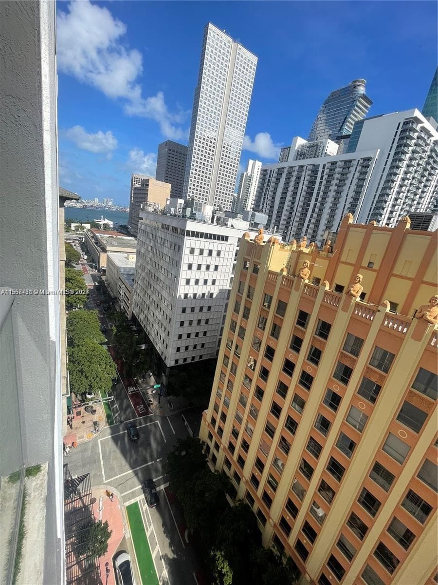 151 SE 1st St # 1505, Miami FL 33131 — 2
