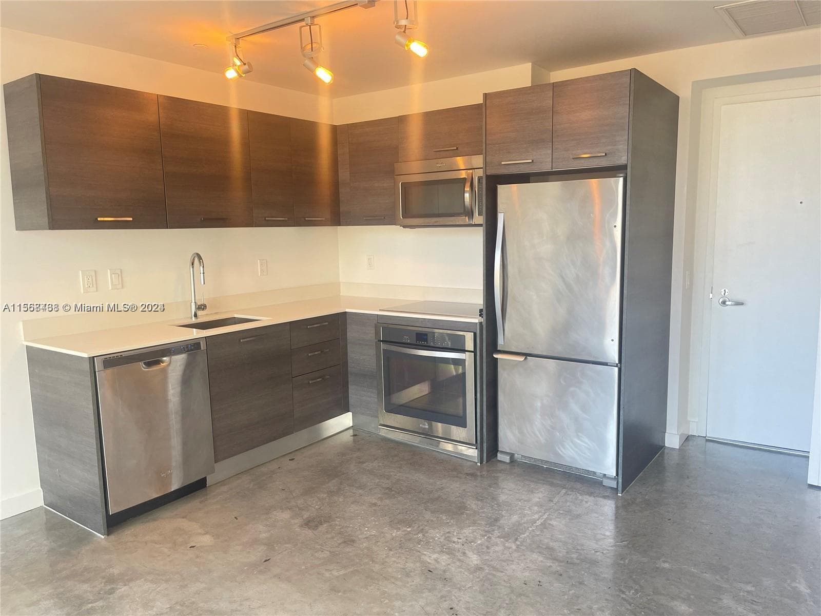 151 SE 1st St # 1505, Miami FL 33131 — 6