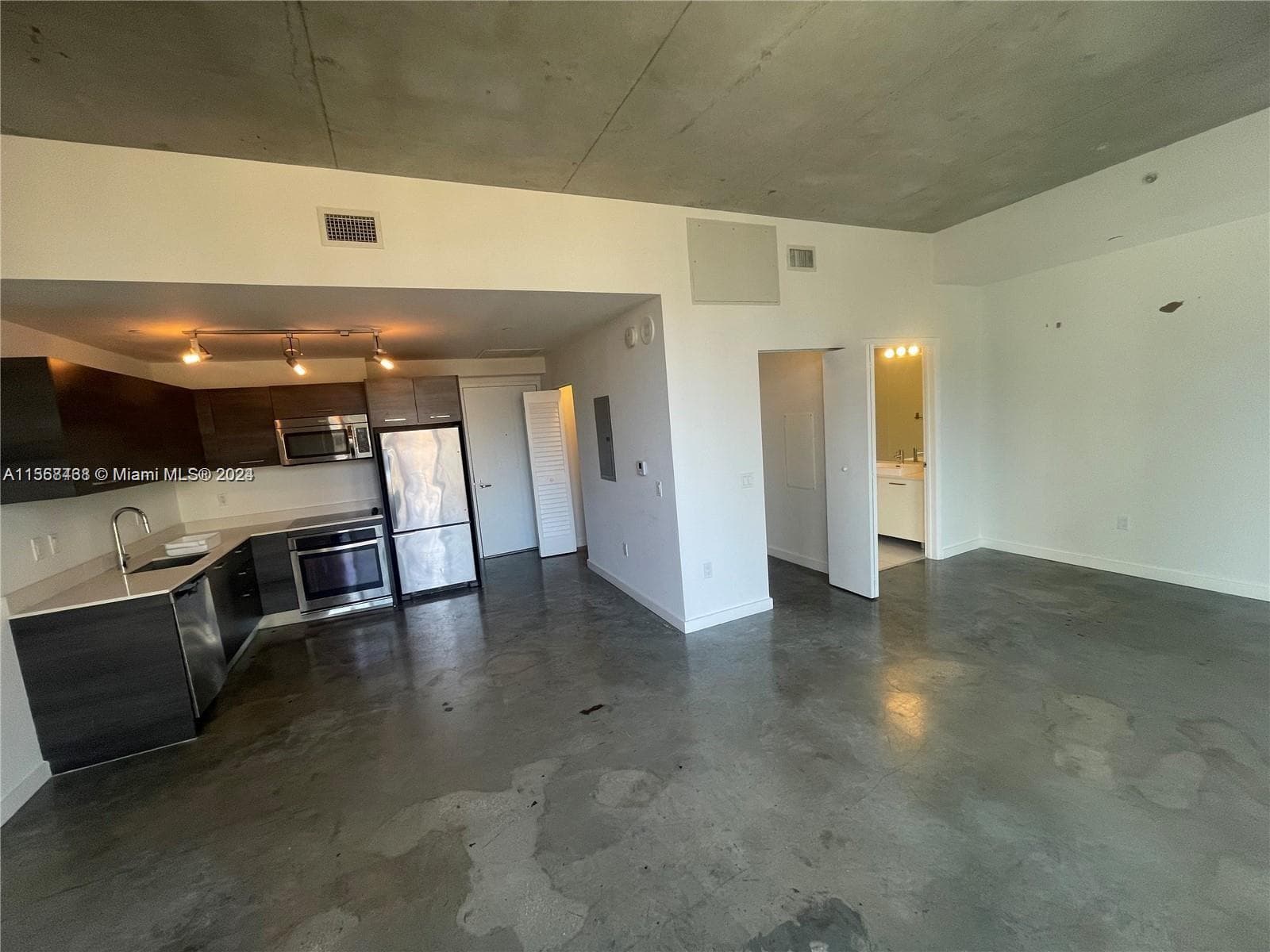 151 SE 1st St # 1505, Miami FL 33131 — 7