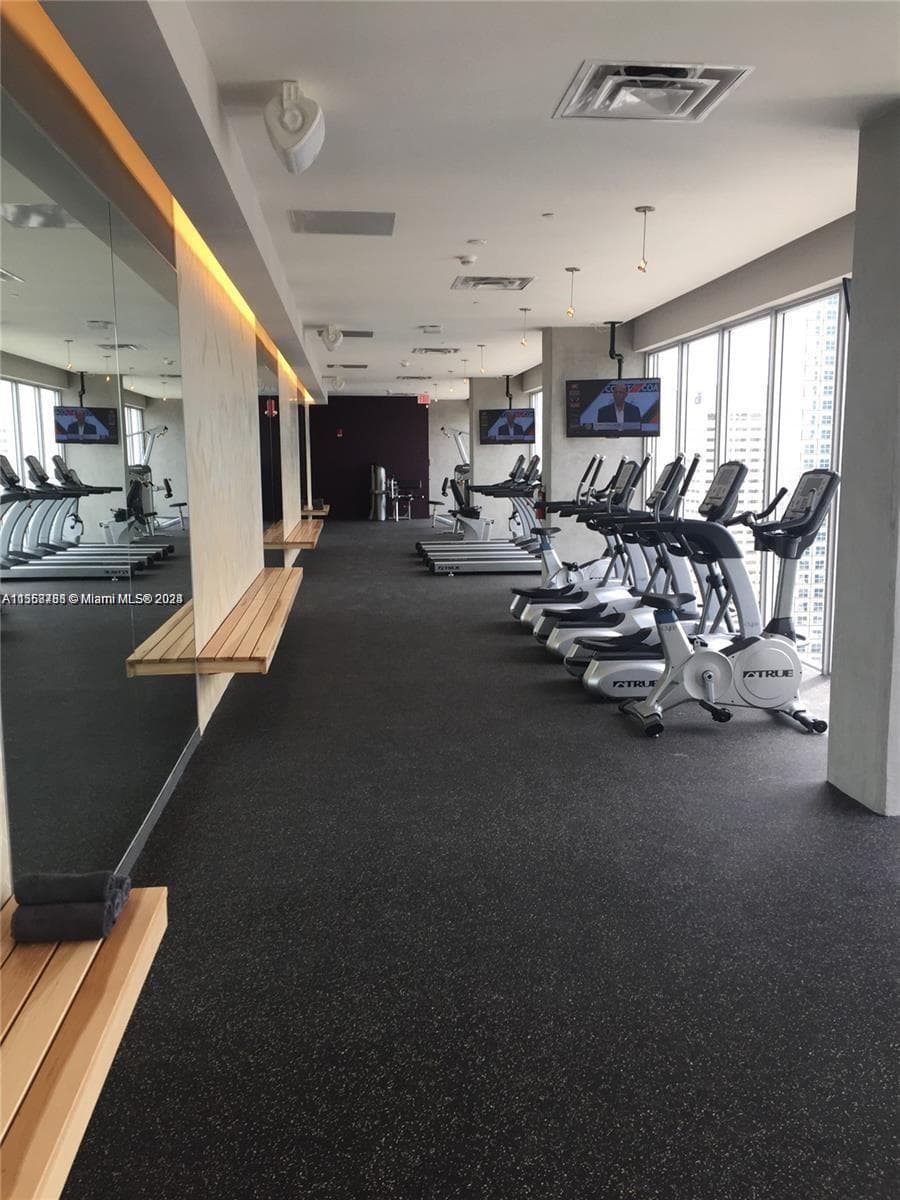 151 SE 1st St # 1505, Miami FL 33131 — 20