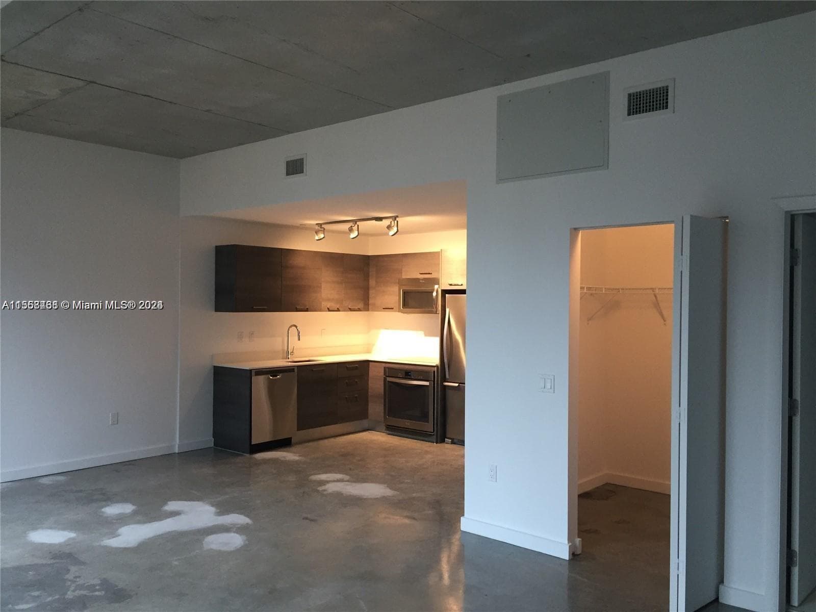 151 SE 1st St # 1505, Miami FL 33131 — 14