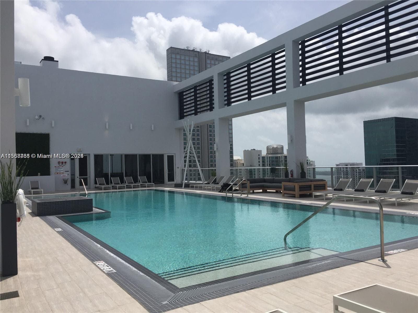 151 SE 1st St # 1505, Miami FL 33131 — 18