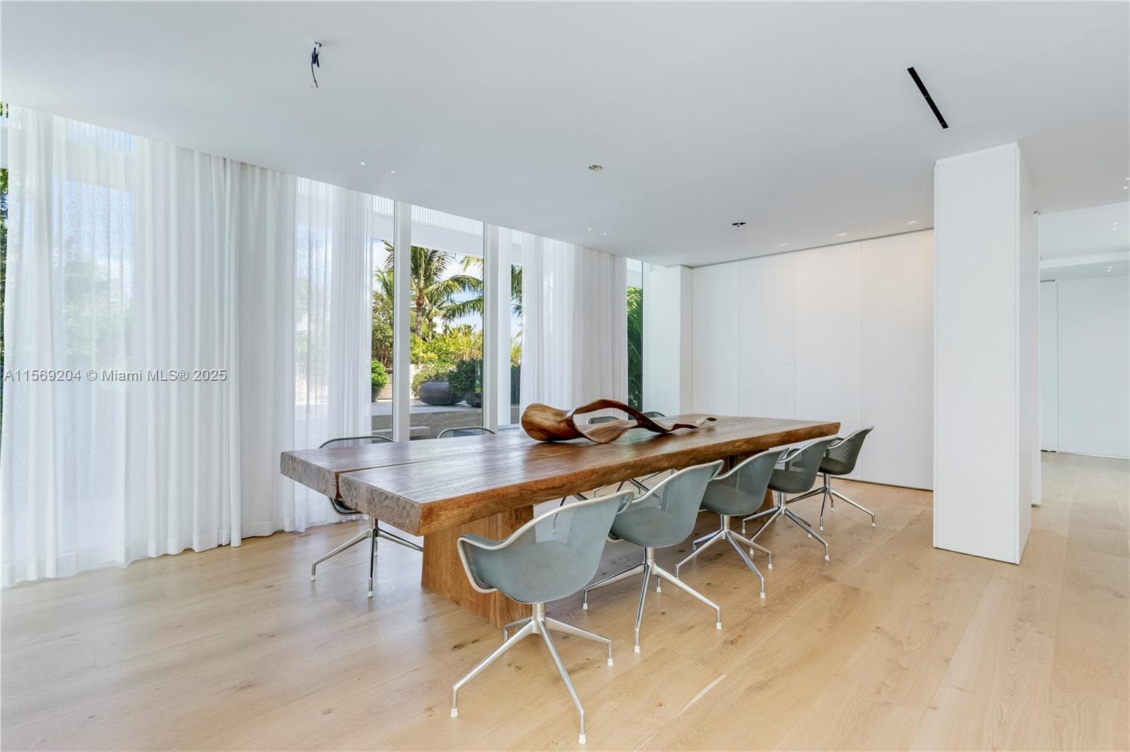 440 S Mashta Dr, Key Biscayne FL 33149 — 34