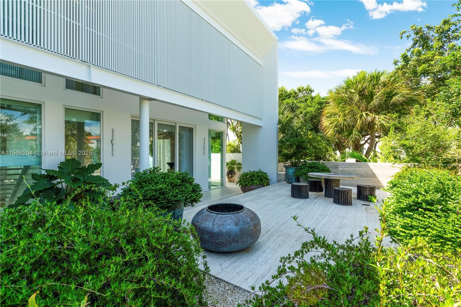 440 S Mashta Dr, Key Biscayne FL 33149 — 33