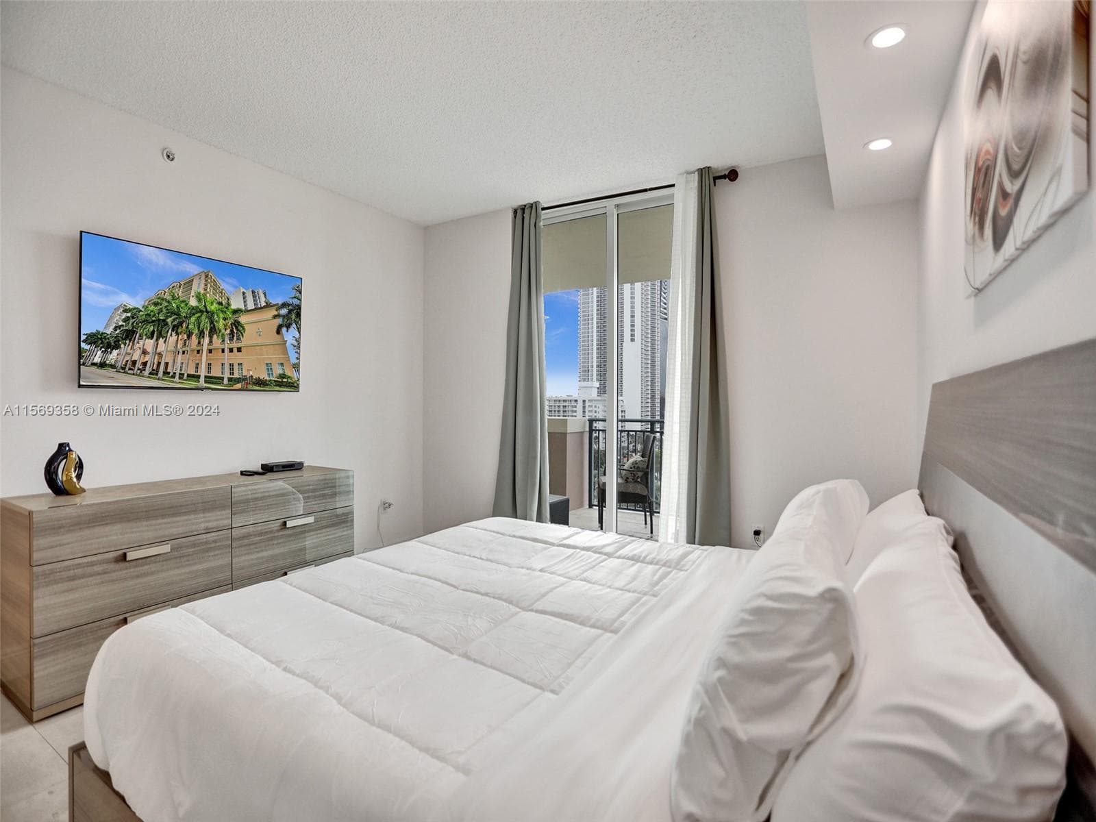 17555 Atlantic Blvd # 1101, Sunny Isles Beach FL 33160 — 19