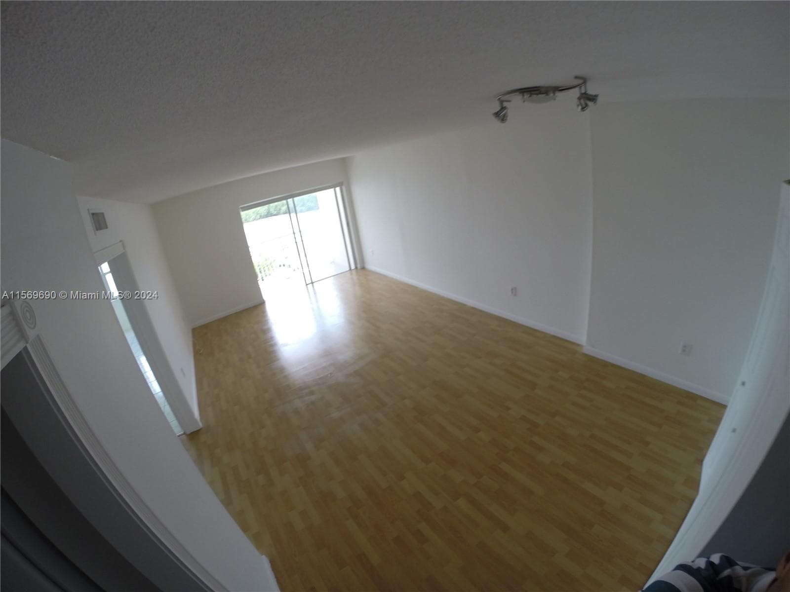 400 Kings Point Dr # 905, Sunny Isles Beach FL 33160 — 2