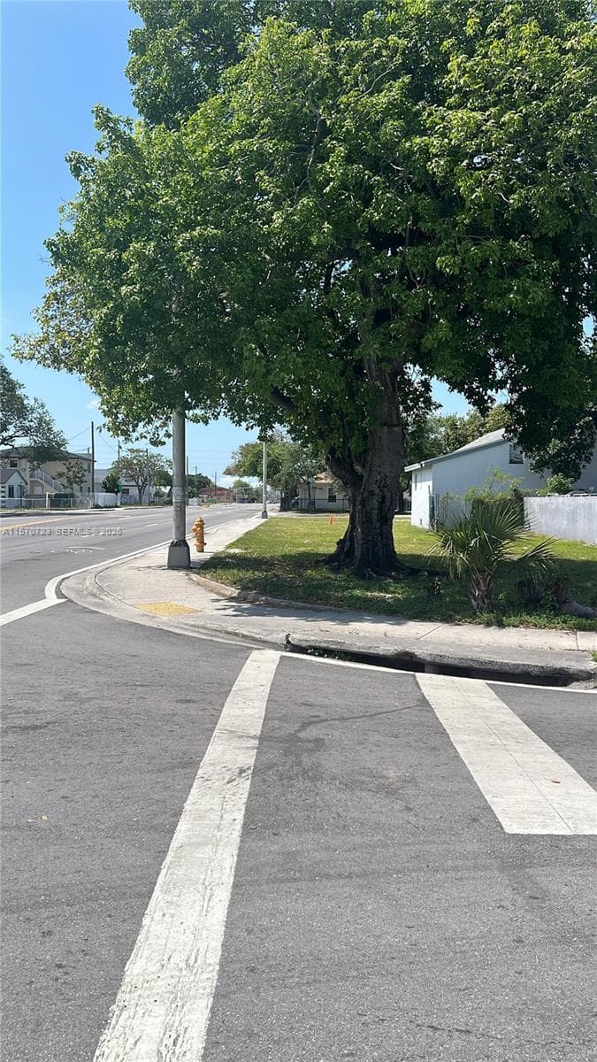 6928 NW 17th Ave, Miami FL 33147 — 2