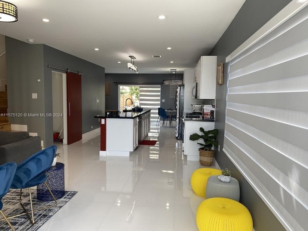N/a, Miami, FL — 47
