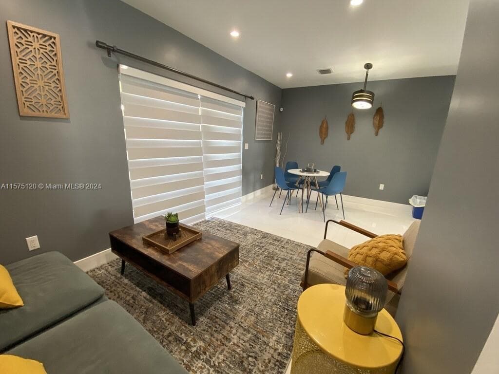 N/a, Miami, FL — 31